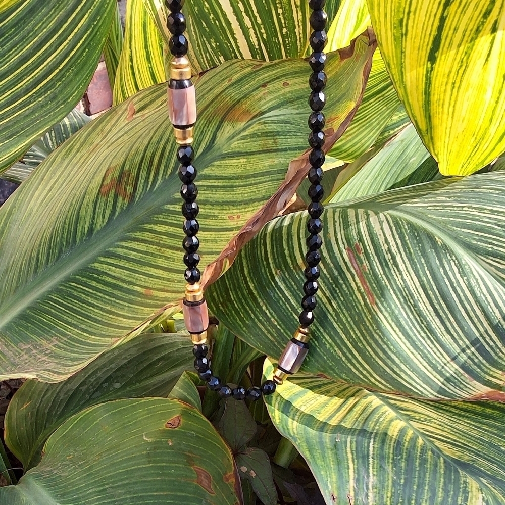 Vintage Blace faceted Abalone bead necklace